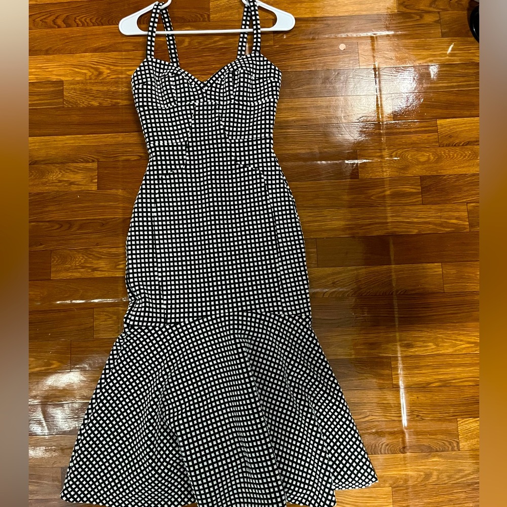 Selling this beautiful dress from Amanda Uprichard